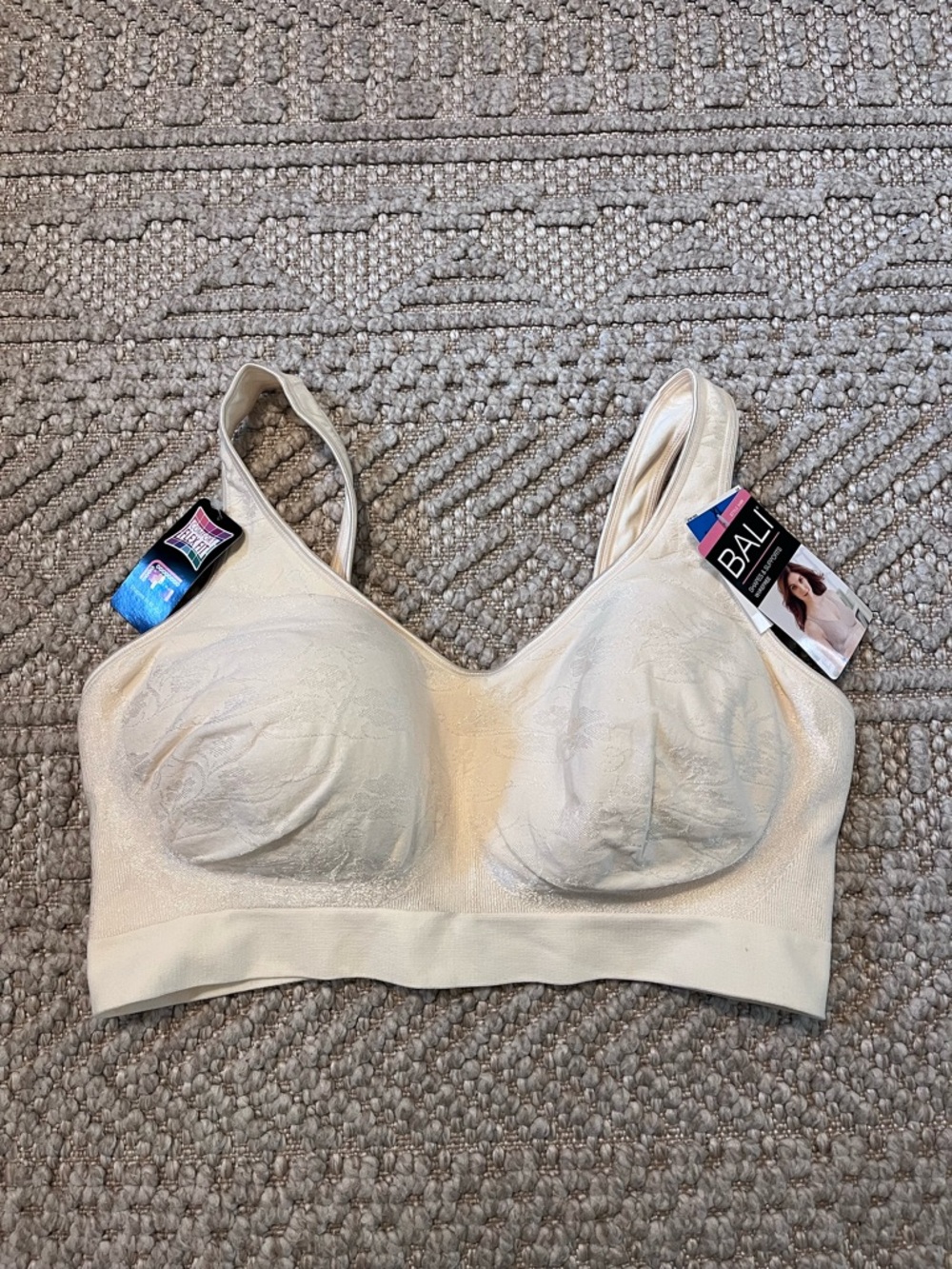 Bali Comfort Revolution ComfortFlex Fit Shaping Wireless Bra